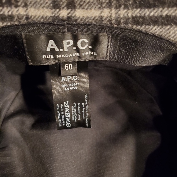 NEW A.P.C. wool bucket hat - Picture 2 of 8